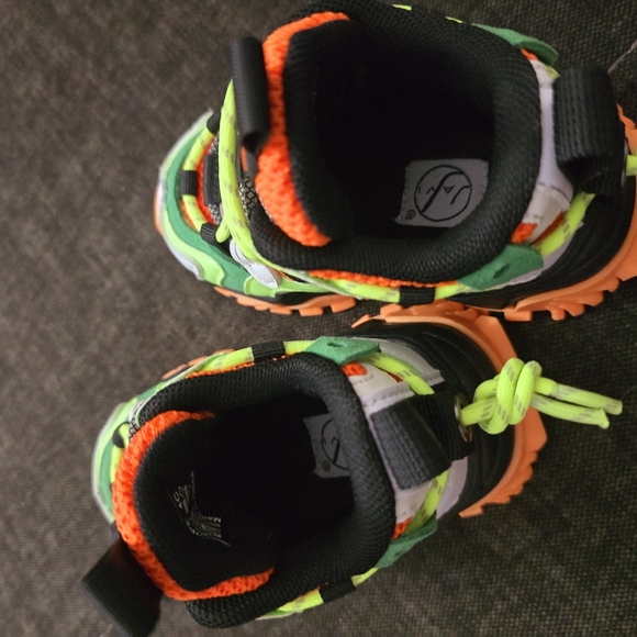 Vibrant Kids Sneakers with Neon Accents - Picture 7 of 12